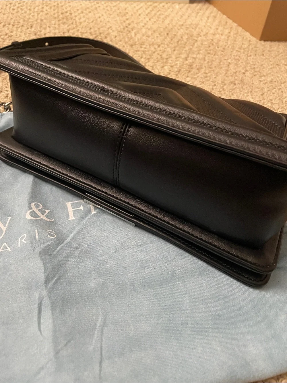 Tiffany & Fred Black Chevron Leather Crossbody with Silver Chain - Picture 3 of 14